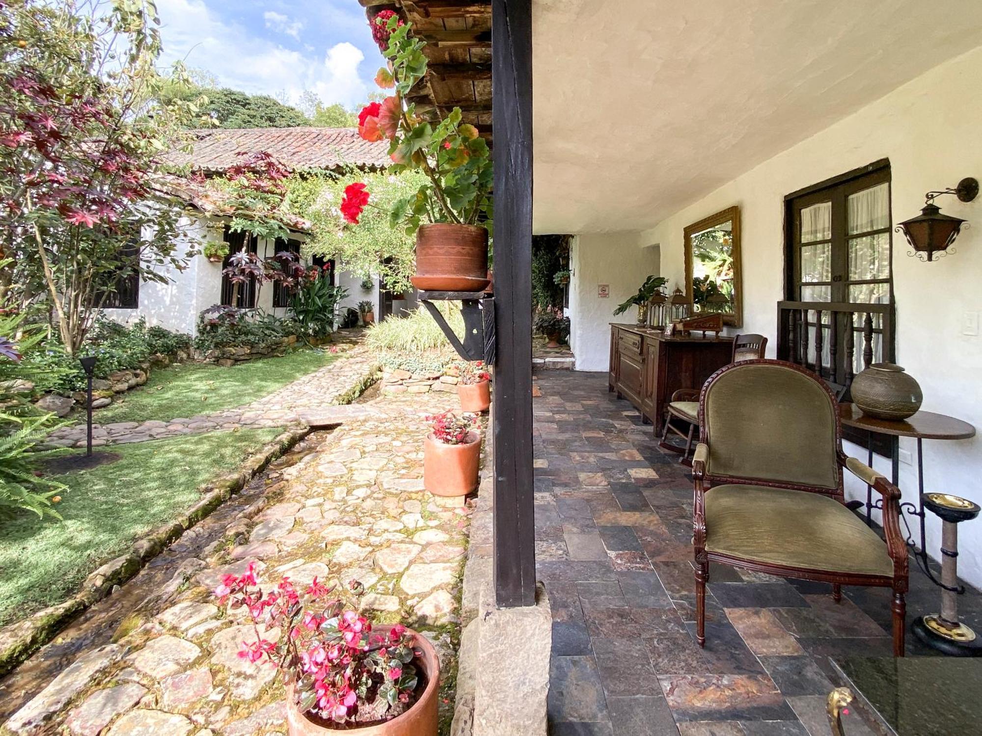 Hotel Hacienda Baza Tibana Εξωτερικό φωτογραφία